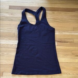 preloved Lululemon size 8 maroon/plum/dark purple tank